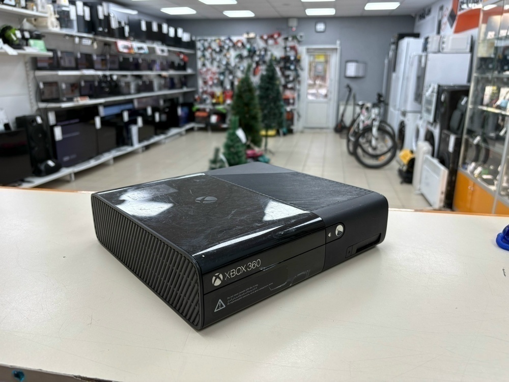 Игровая приставка Xbox 360;