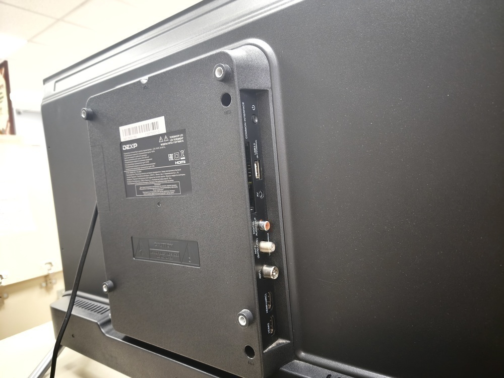 LED Телевизор Dexp F32F7000C/G