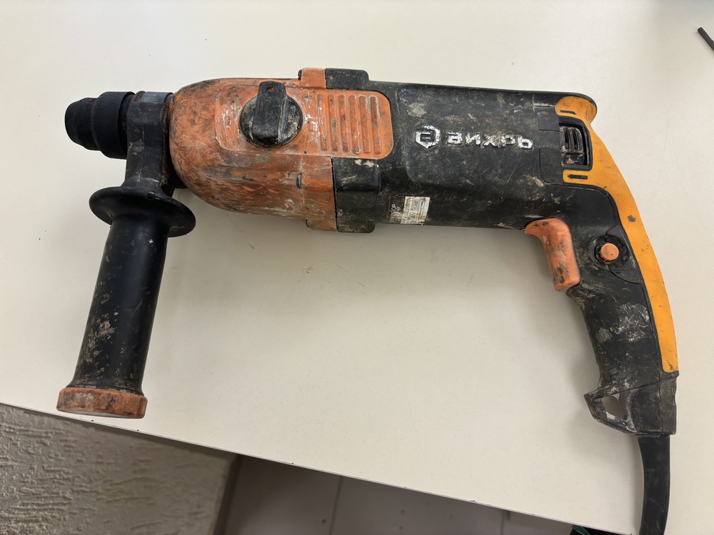 Перфоратор Вихрь П-800К