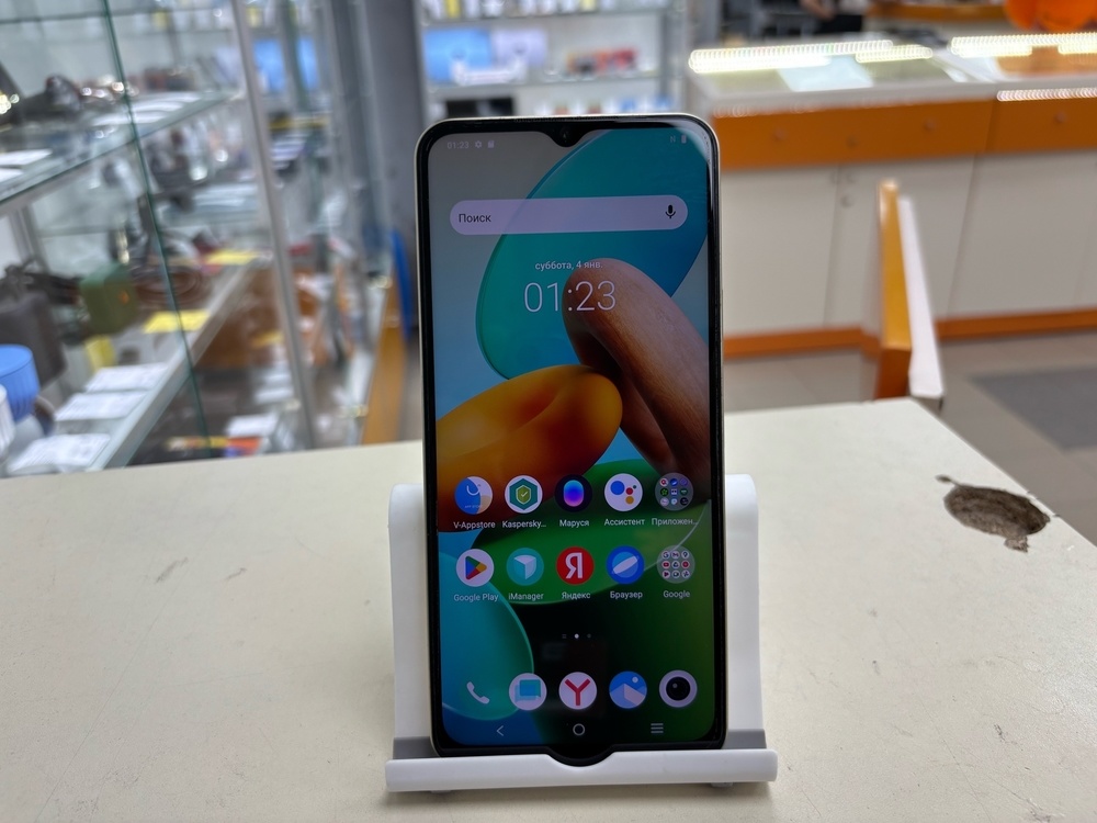 Смартфон Vivo Y35 4/128