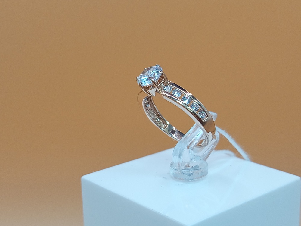 КОЛЬЦО С КАМНЯМИ (Au 585)