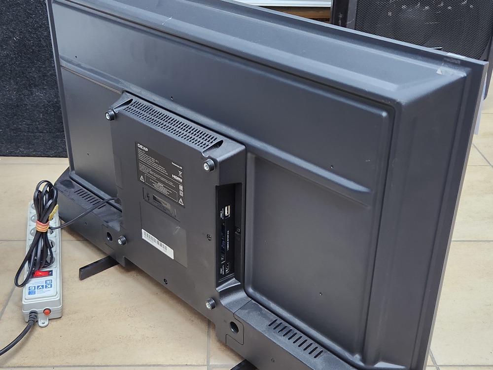 LED Телевизор Dexp F321