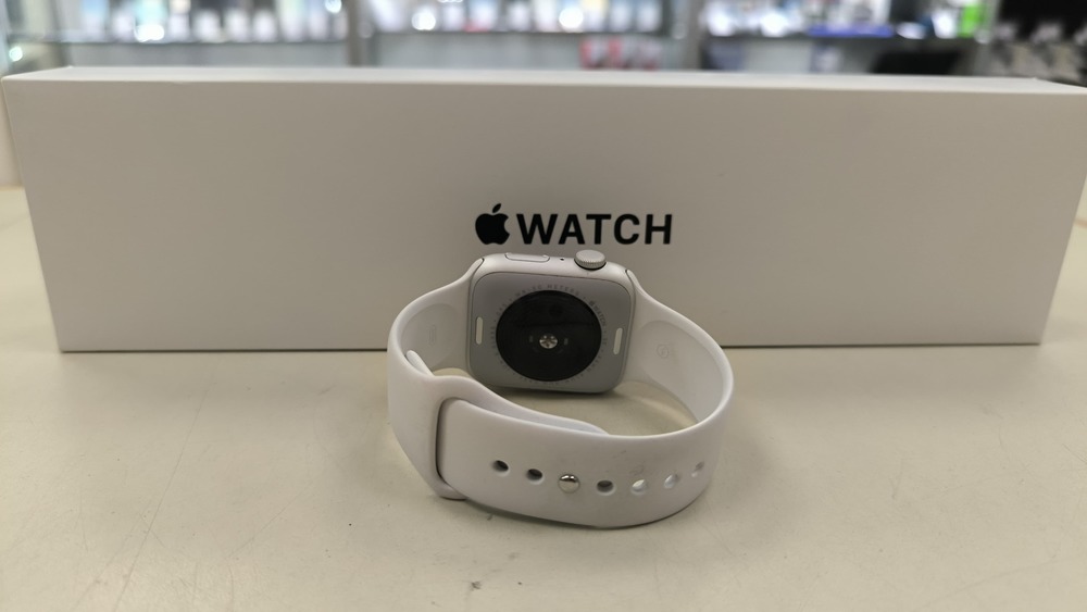 Смарт-часы Apple Watch SE 2022 44mm