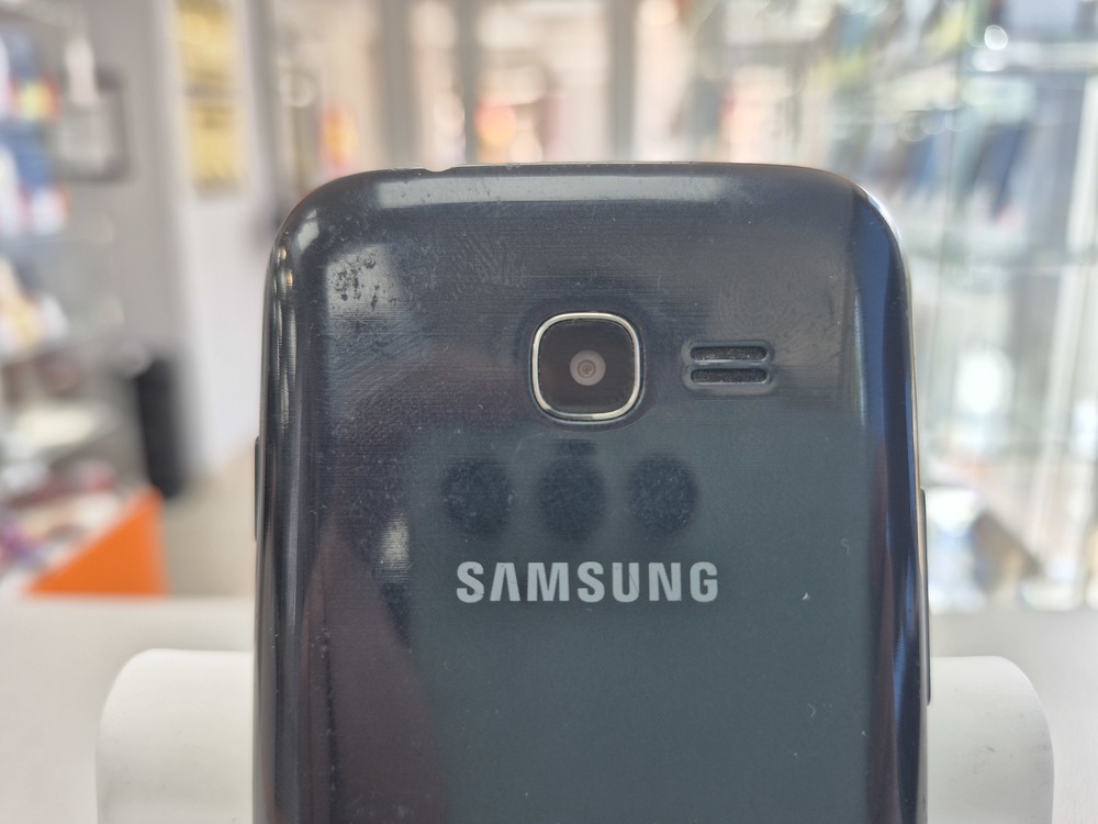 Смартфон Samsung GT-S7262