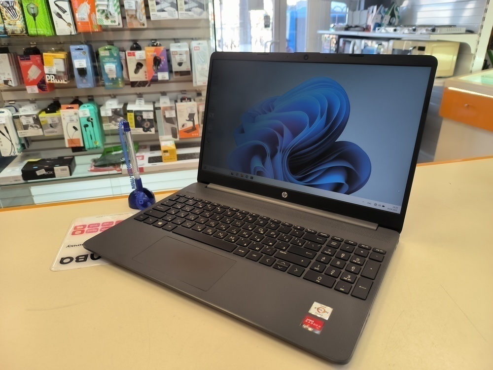 Ноутбук HP 15s-eq1136ur; Athlon 3050U, AMD Radeon (TM) Graphics, 4 Гб, 256 Гб, Нет