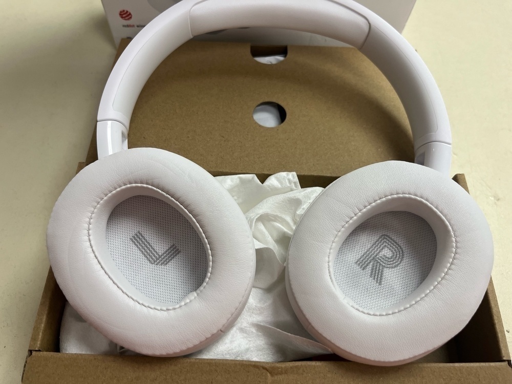 Наушники беспроводные JBL Tune 720BT;
