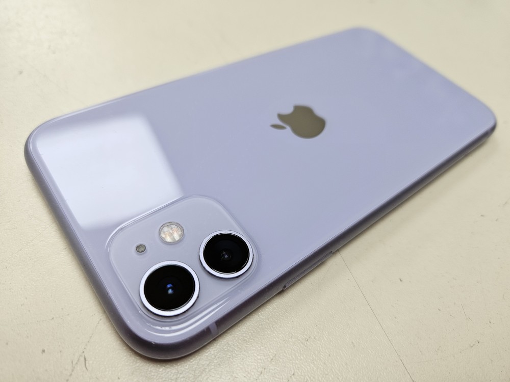 Смартфон Apple iPhone 11 64Gb