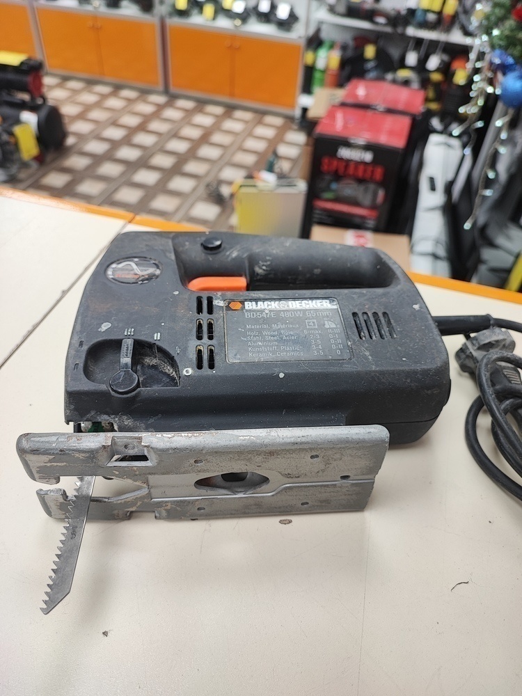 Лобзик Black & Decker BDCJS 18