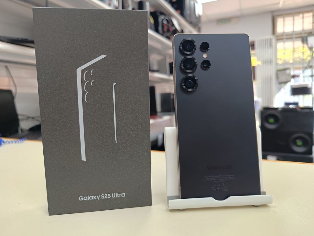 Смартфон Samsung Galaxy S25 Ultra 12/256