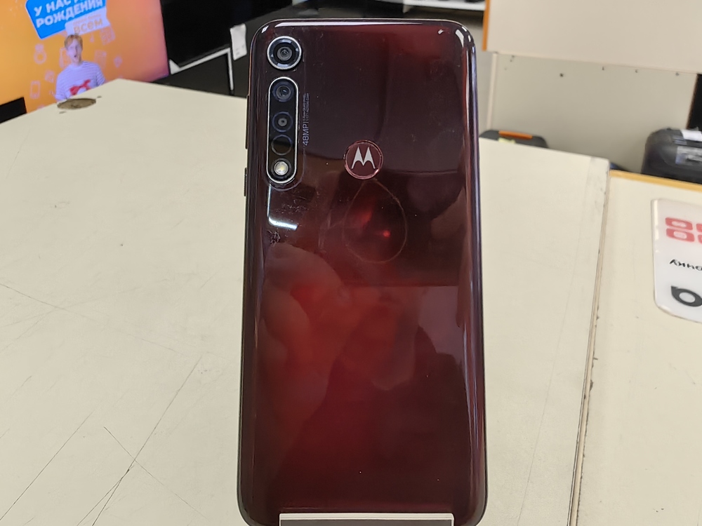 Смартфон Motorola G8 Plus