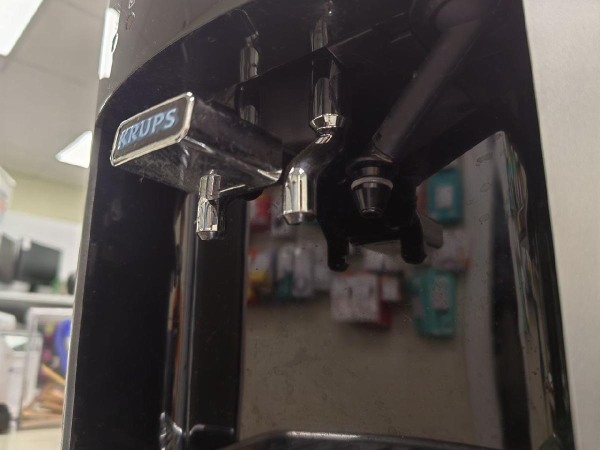 Кофемашина Krups ARABICA EA811810