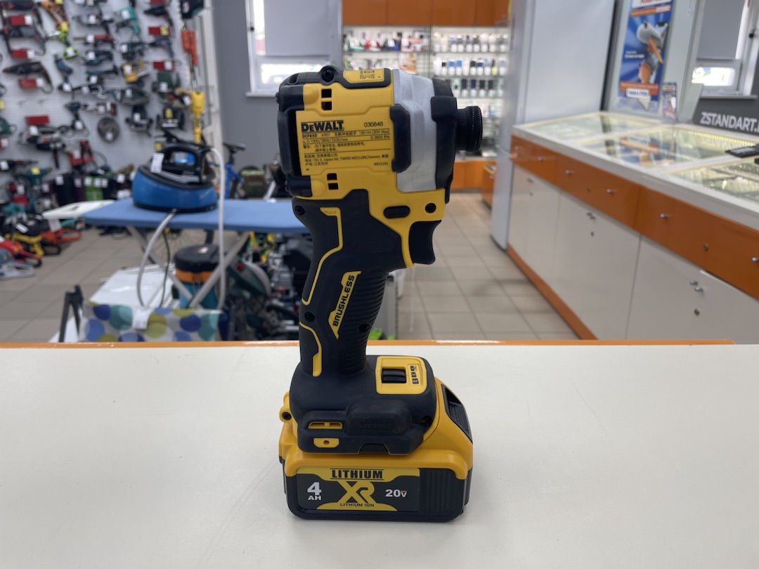 Гайковерт Dewalt DCF850