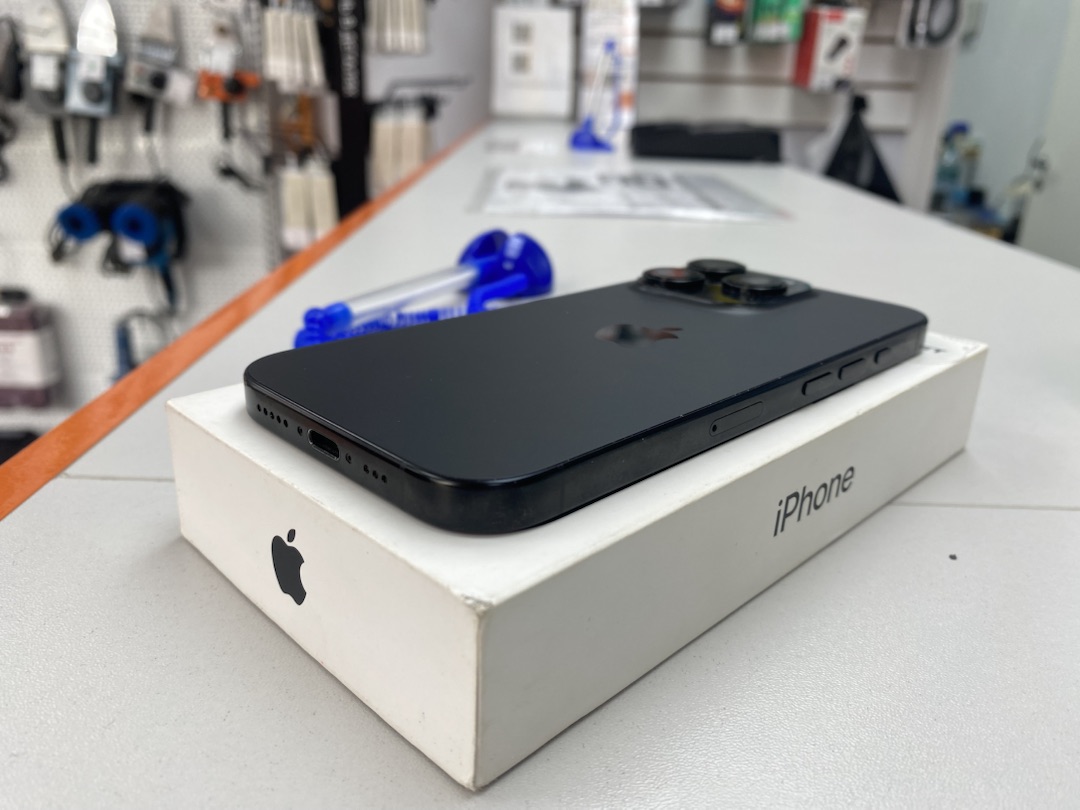 Смартфон Apple Iphone 16 Pro 256Gb