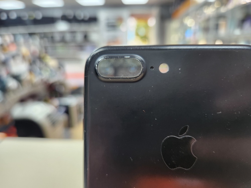 Смартфон Apple iPhone 7 Plus 32Gb