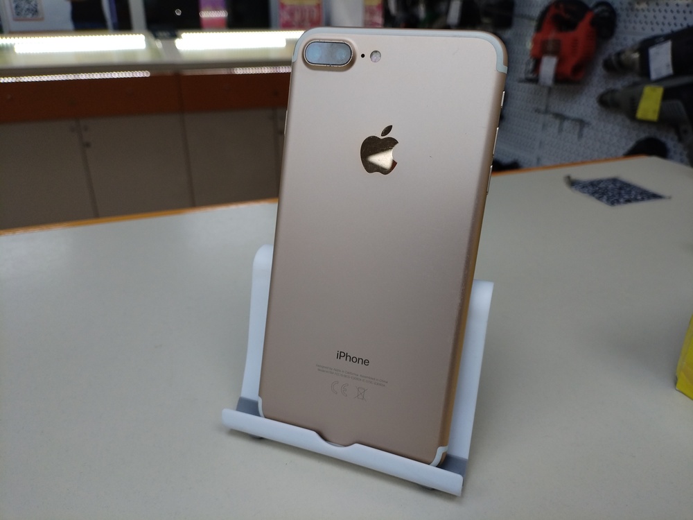 Смартфон Apple iPhone 7 Plus 32Gb