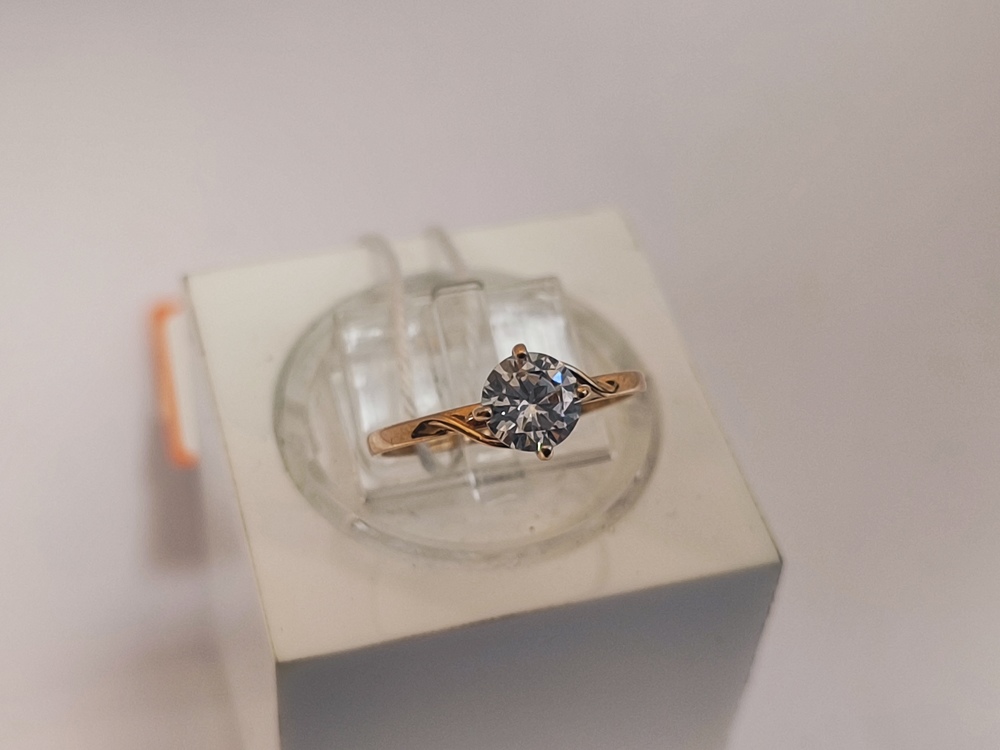 КОЛКМ585 КОЛЬЦО С КАМНЕМ (Au 585)