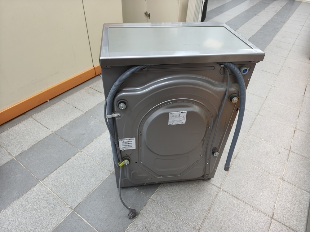 Стиральная машина Haier HW60-BP12919BS