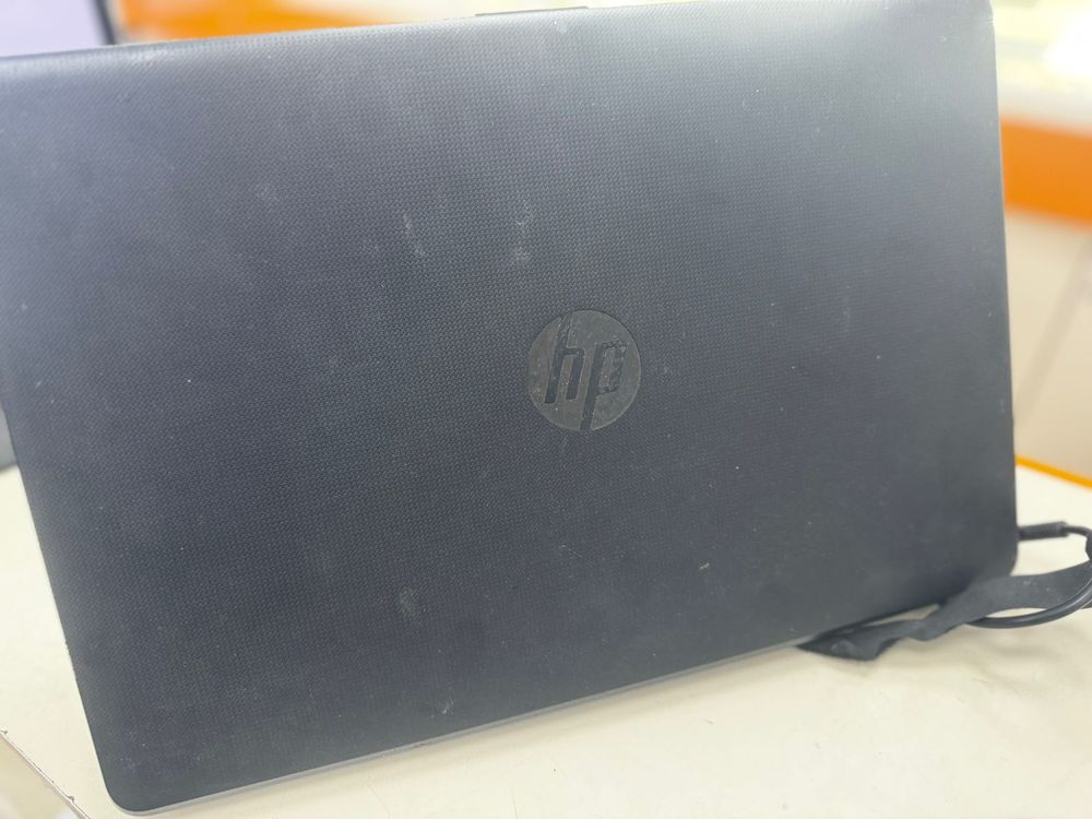Ноутбук HP Laptop 15-bs1xx; Core i3-5005U, HD Graphics, 4 Гб, 240 Гб, Нет