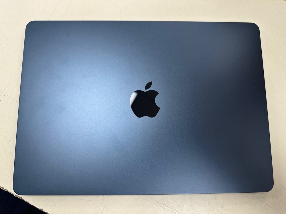 Ноутбук Apple MacBookAir 13 дюймов M2 A2681 (2022)
