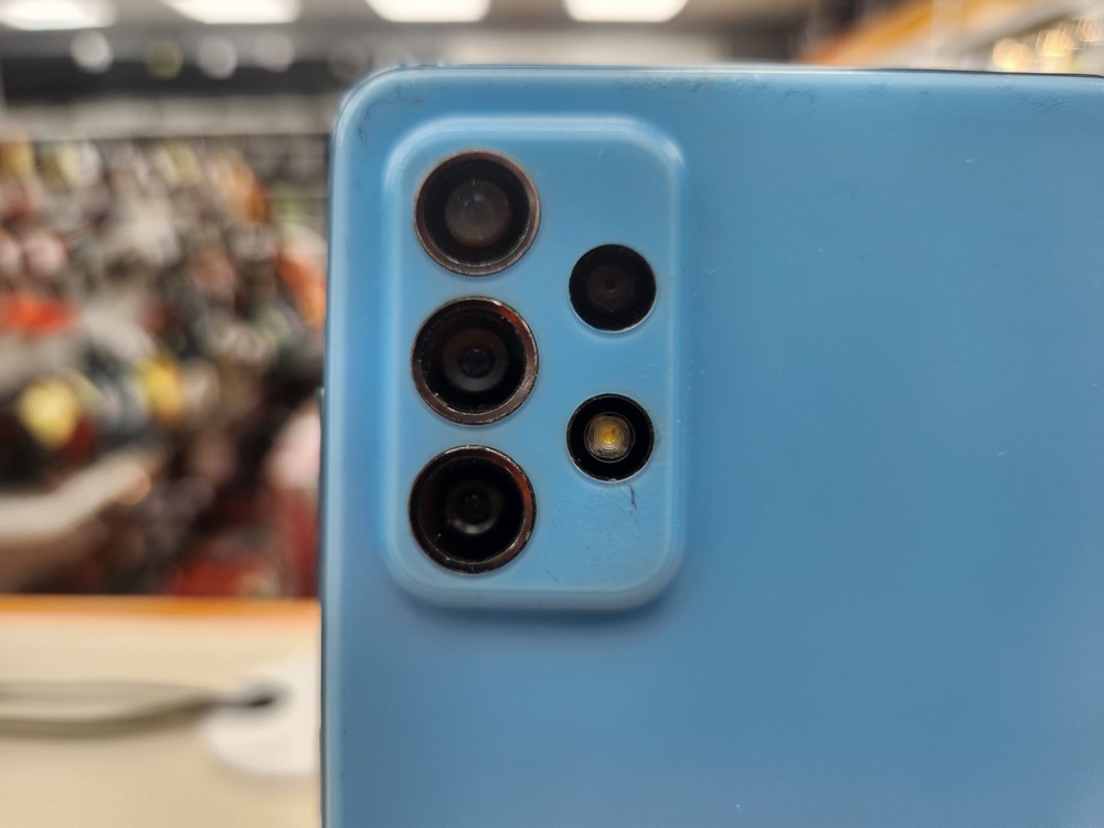 Смартфон Samsung Galaxy A72 6/128