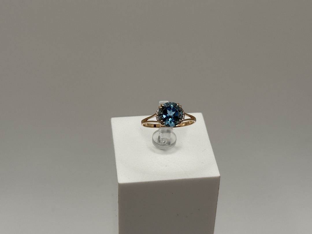 КОЛКМИ585 КОЛЬЦО С КАМНЯМИ (Au 585)