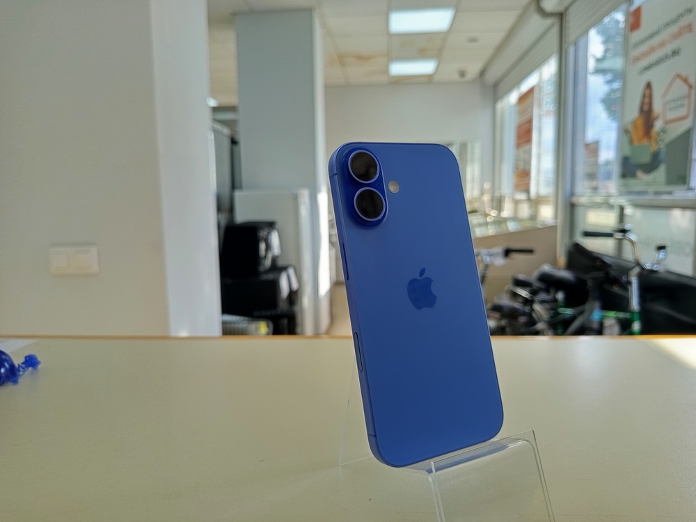 Смартфон Apple Iphone 16 128Gb