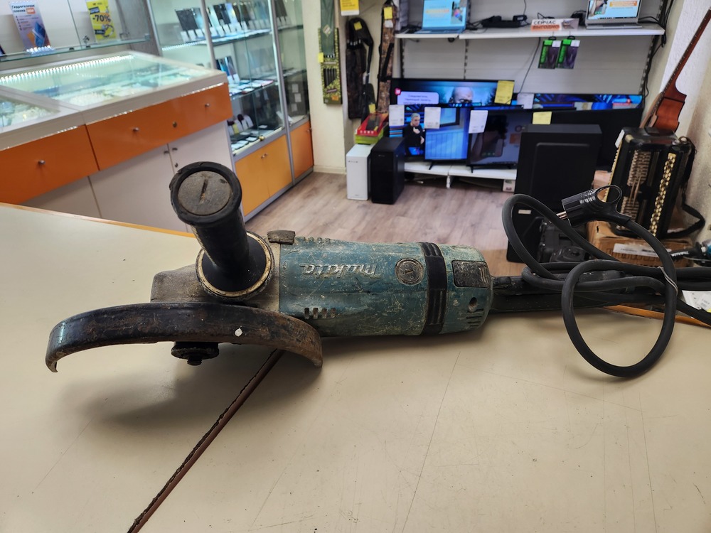 Угловая шлифмашина Makita GA9030S