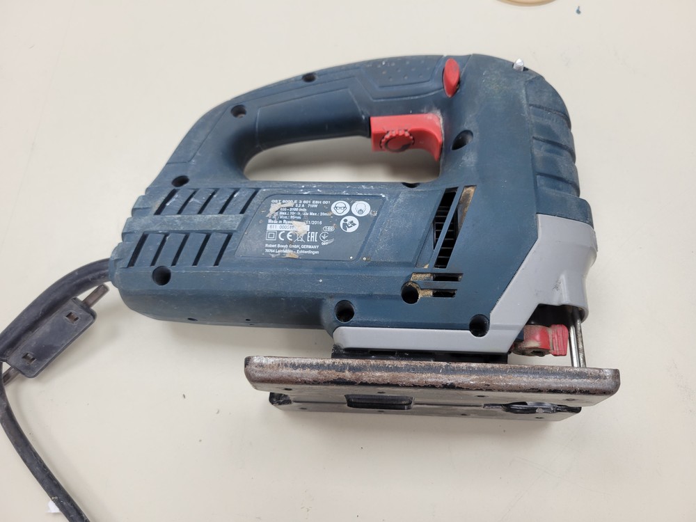 Лобзик Bosch GST  8000 E