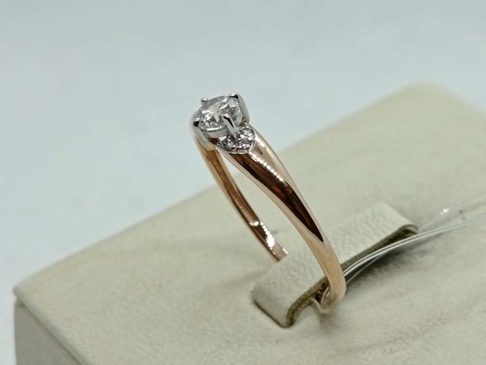 КОЛЬЦО С КАМНЯМИ (Au 585)