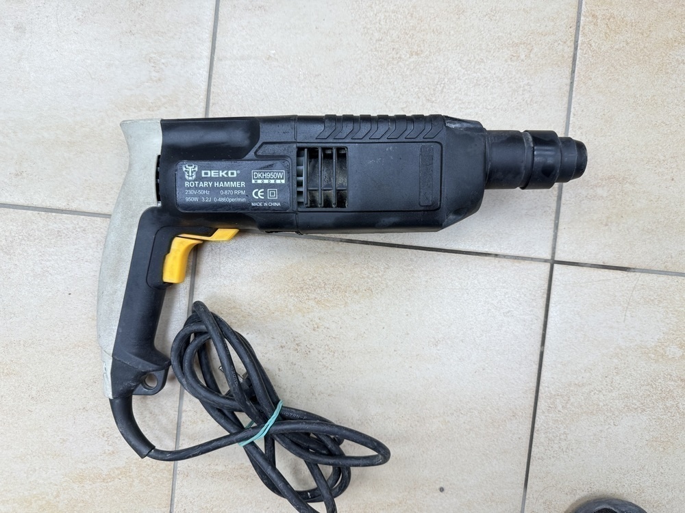 Перфоратор Deko DKH950W
