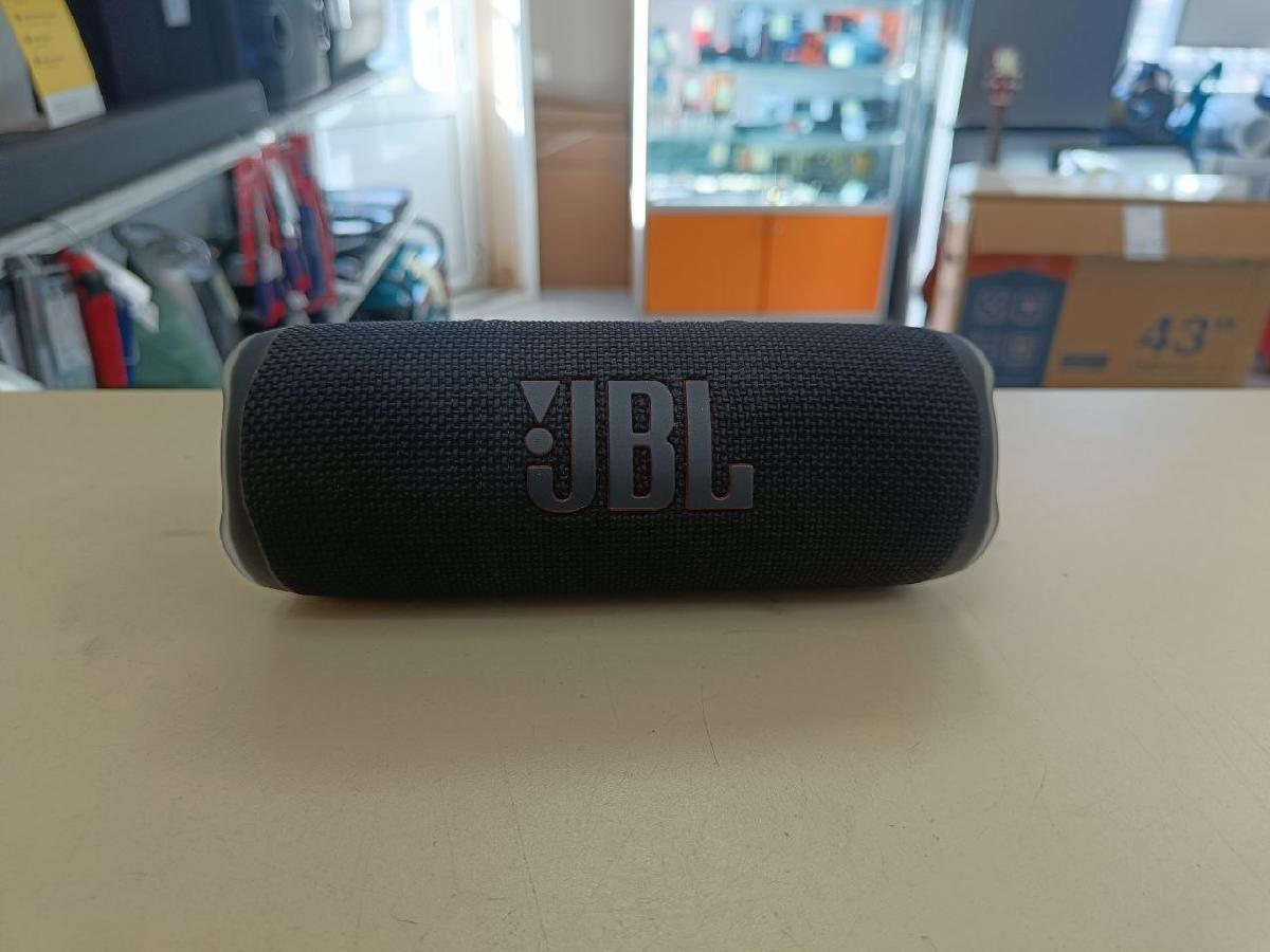 Портативная акустика JBL Flip 6;