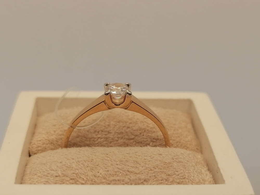 КОЛЬЦО С КАМНЯМИ (Au 585)