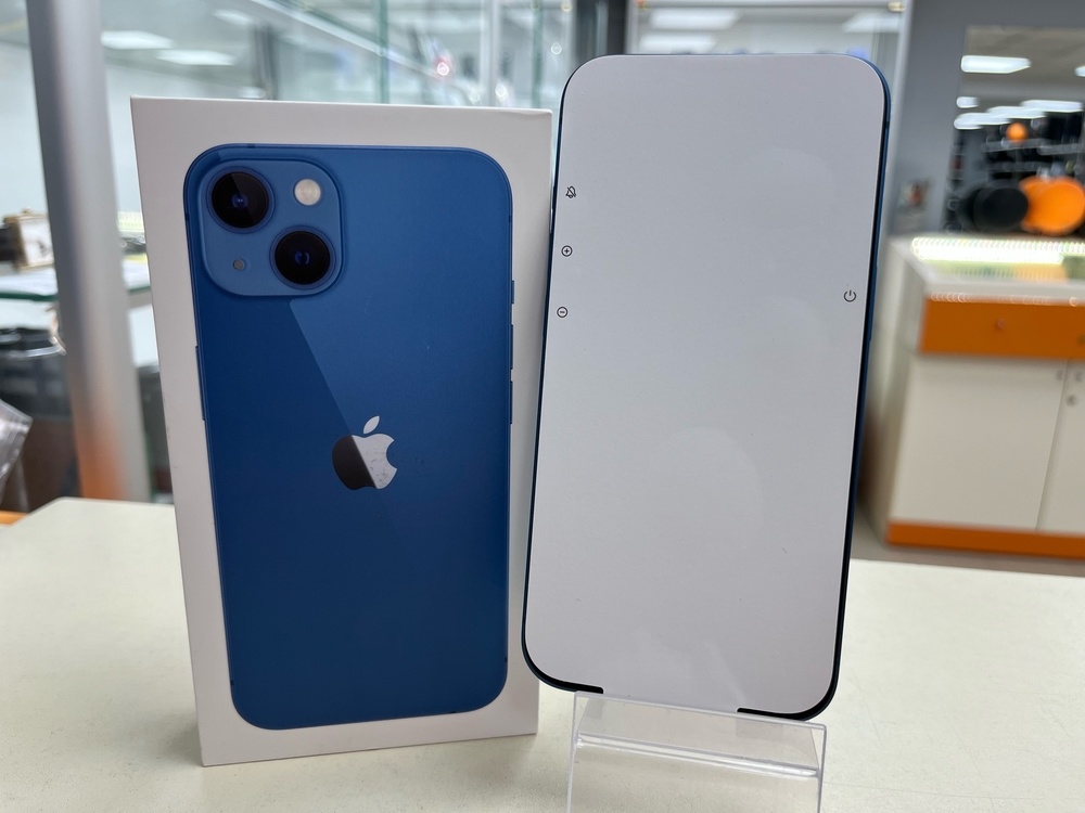 Смартфон Apple iPhone 13 128Gb