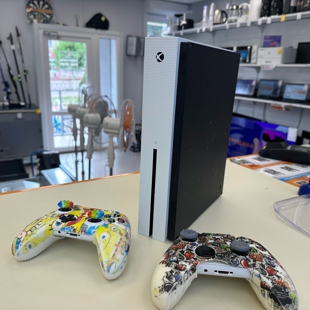 Игровая приставка Xbox One S 1TB