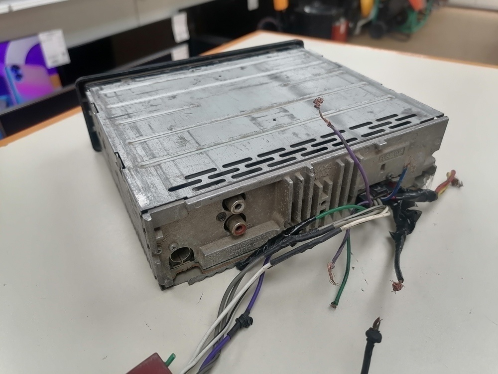 Магнитола SONY CDX-GT470UM;