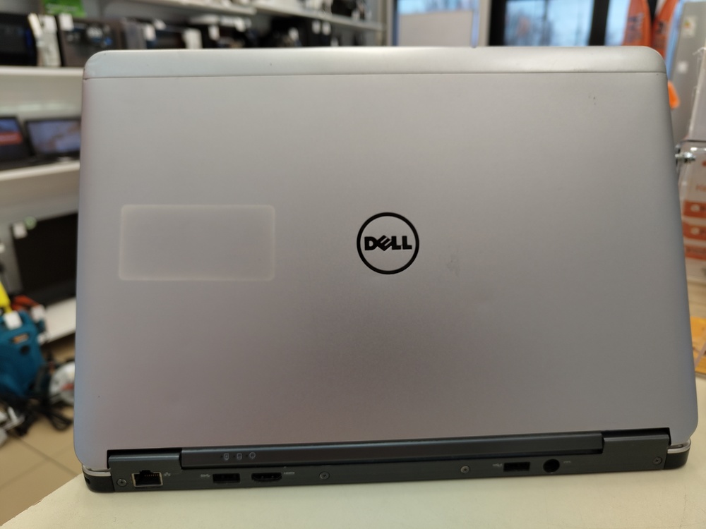 Ноутбук DELL; Core i5-4300U, HD Graphics, 8 Гб, 250 Гб, Нет