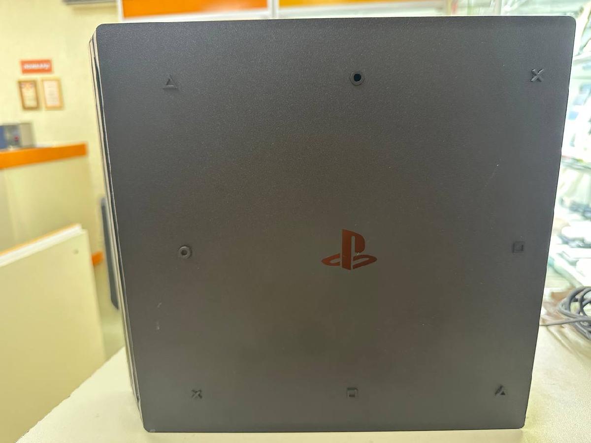 Игровая приставка PlayStation 4 Pro 1Tb