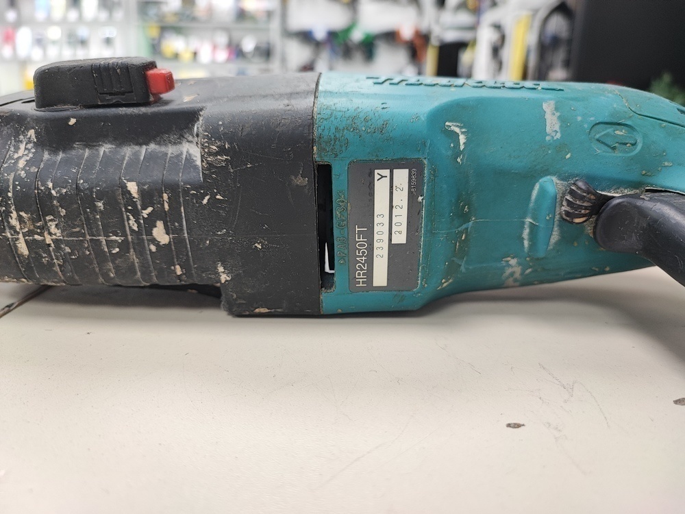 Перфоратор Makita HR2450FT