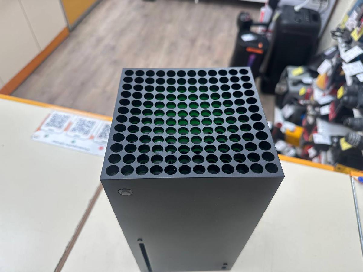 Игровая приставка Xbox Series X 1Tb