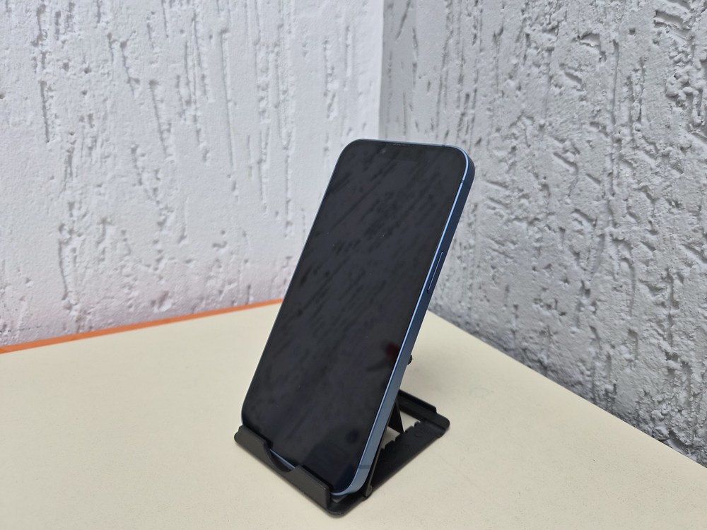 Смартфон Apple iPhone 13 256Gb