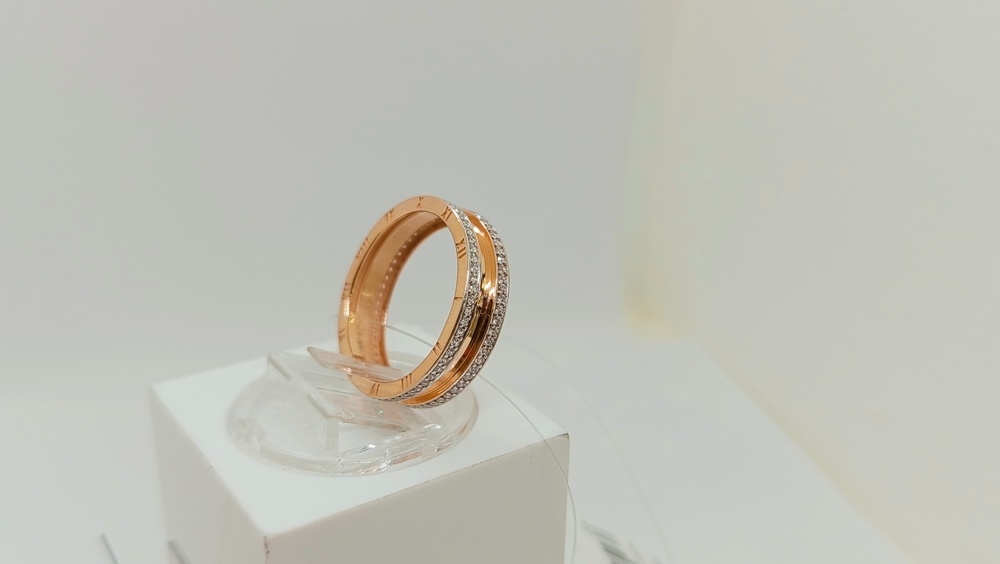 КОЛЬЦО С КАМНЯМИ (Au 585)