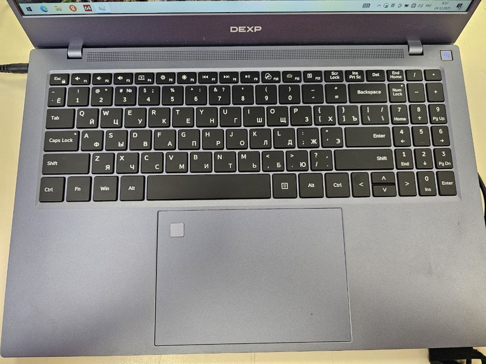 Ноутбук Dexp Atlas M15-I3W302; Core i3-1215U, Intel UHD Graphics, 8 Гб, 240 Гб, Нет