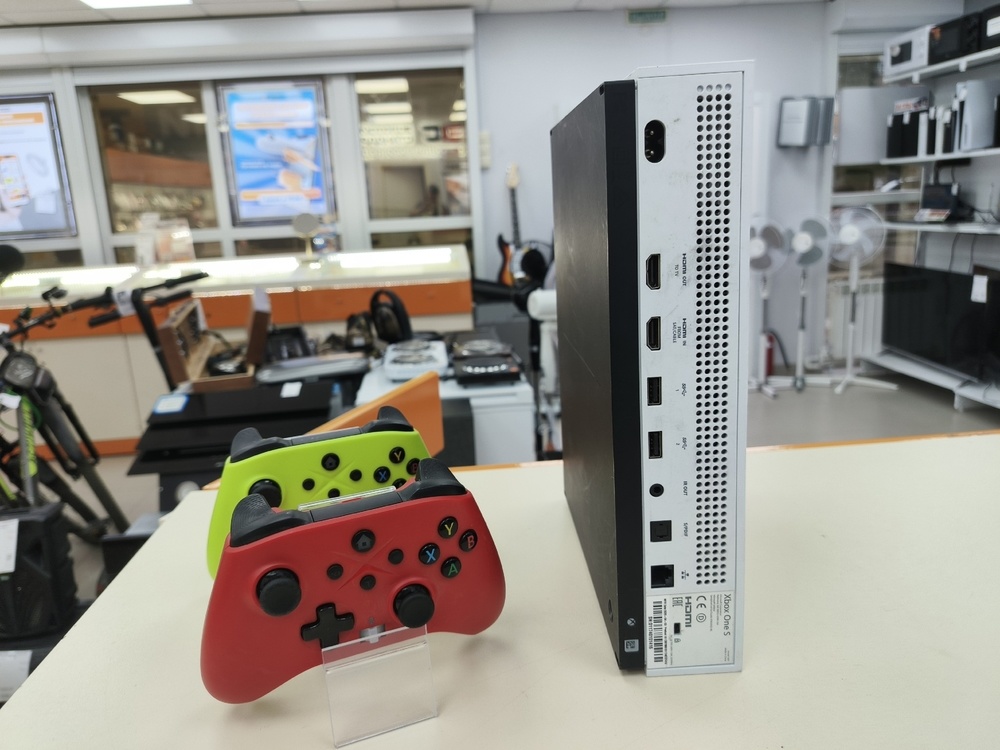 Игровая приставка Xbox One S 1TB