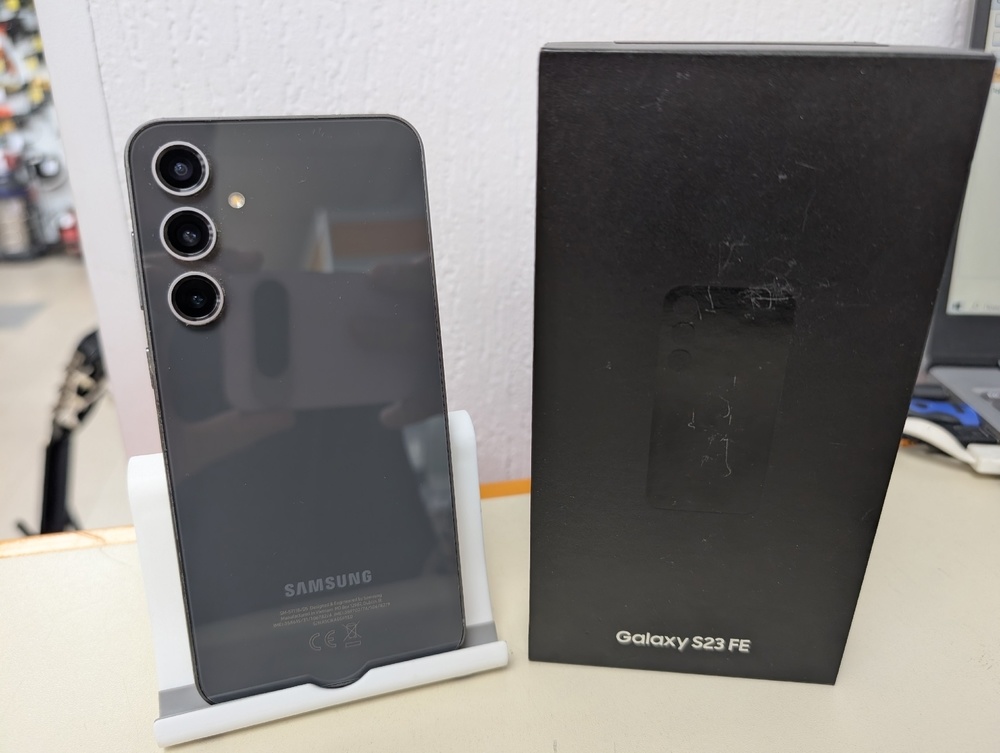 Смартфон Samsung Galaxy S23 FE 8/256