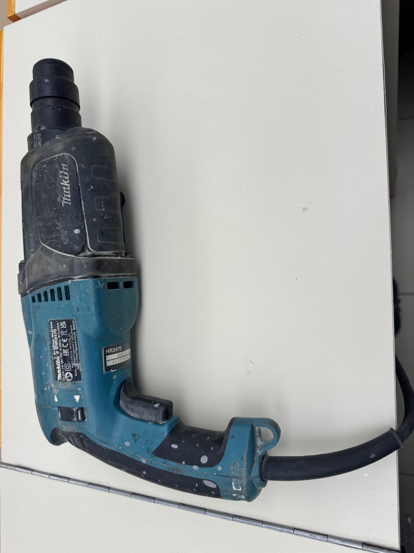 Перфоратор Makita HR2470