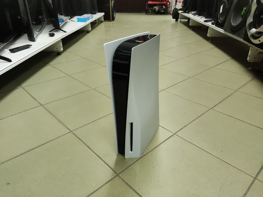 Игровая приставка PlayStation 5 825Gb (С дисководом)