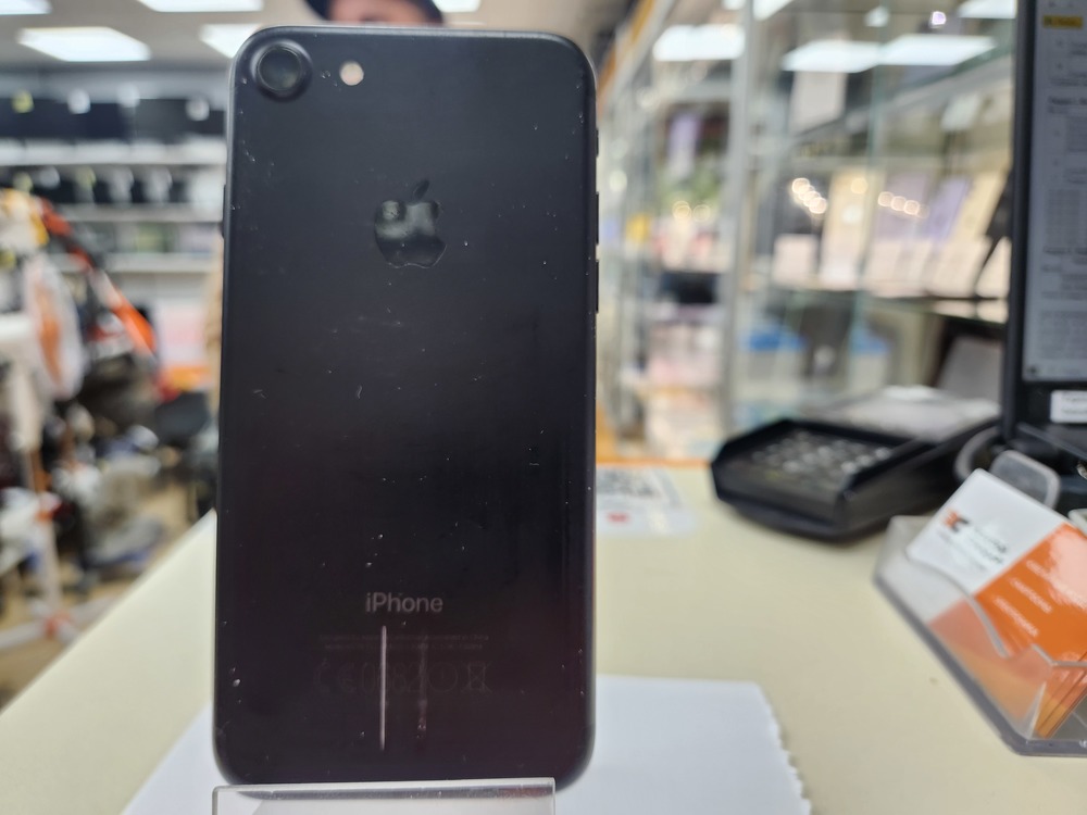 Смартфон Apple iPhone 7 128Gb