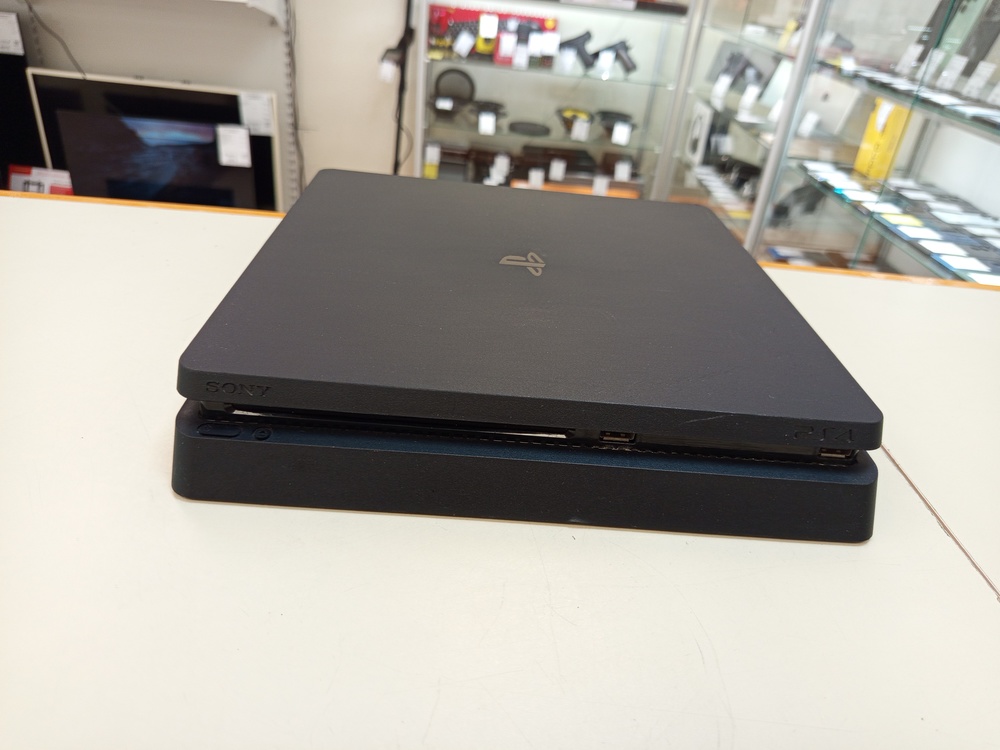 Игровая приставка PlayStation 4 Slim 500GB Игровая приставка PlayStation 4 Slim 500GB
