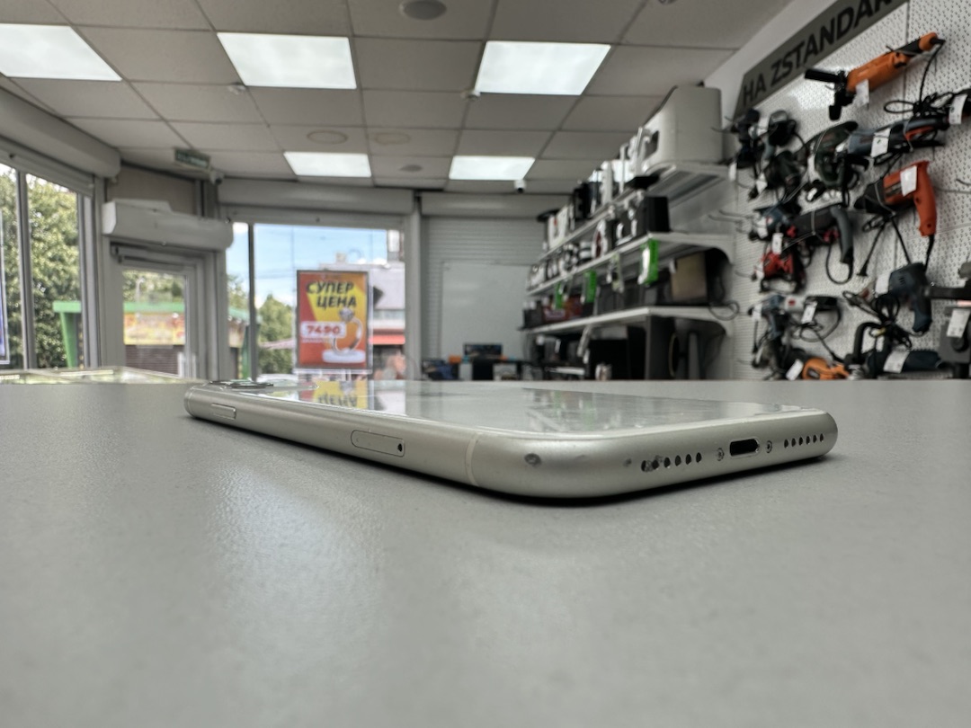 Смартфон Apple iPhone 13 128Gb