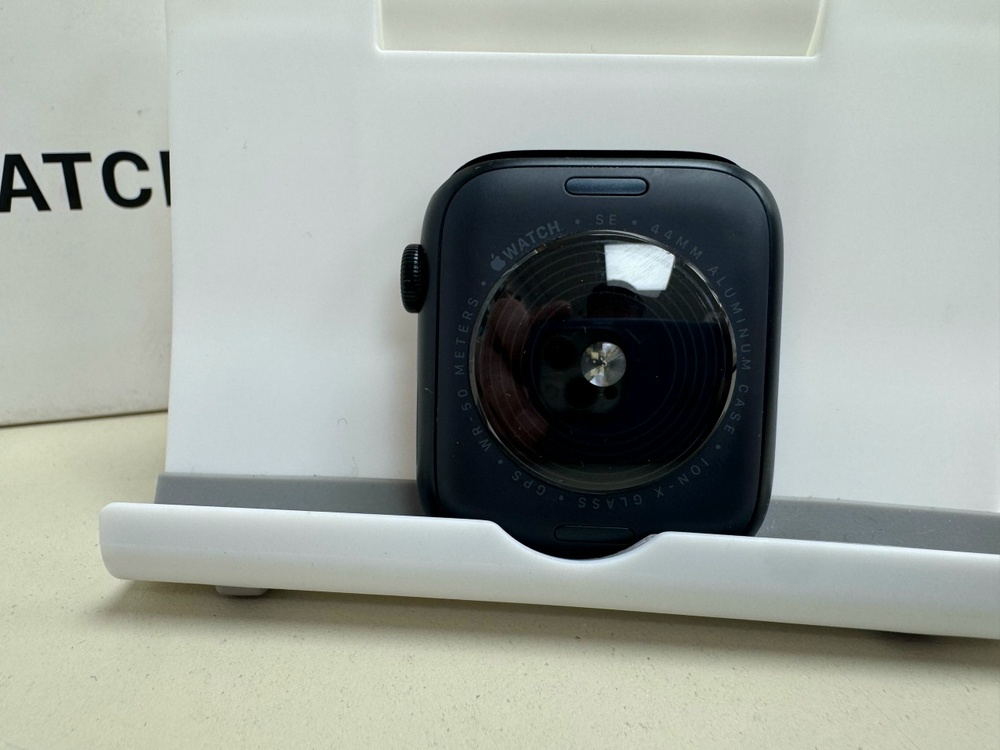 Смарт-часы Apple Watch SE 2022 44mm